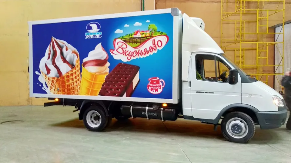 Оформление развозного автомобиля «Вкусняево»